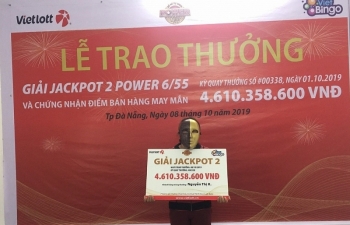 Một khách hàng làm nghề bán vé số dạo trúng Jackpot 4,6 tỷ đồng