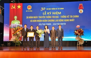 Cục Tin học và Thống kê tài chính đón nhận Huân chương lao động hạng Nhất