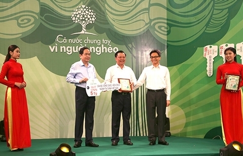 Cán bộ ngành Tài chính ủng hộ 5 tỷ đồng cùng cả nước chung tay vì người nghèo