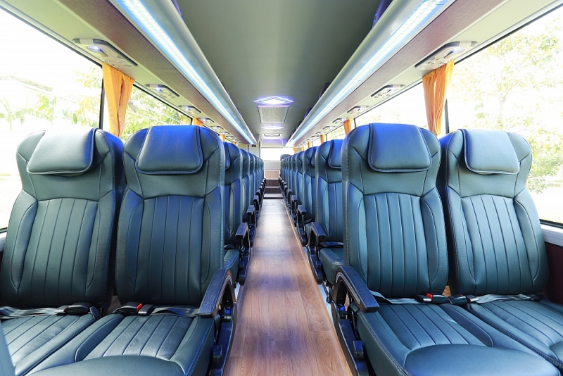 thaco xuat khau 15 chiec xe bus dau tien sang philippines