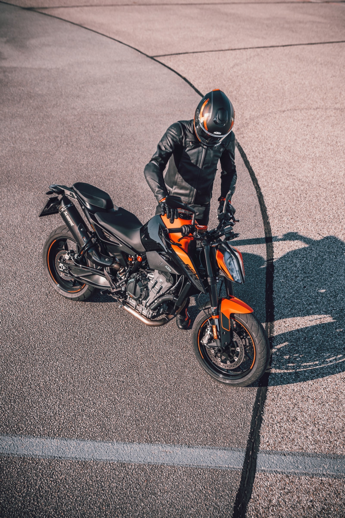 361999_my21-ktm-890-duke_-sta.jpg