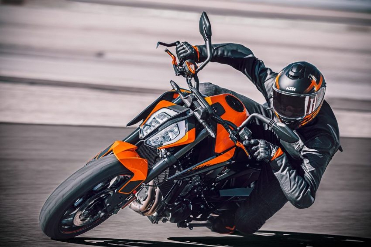 ktm-890-duke-action-2-850x567.jpg