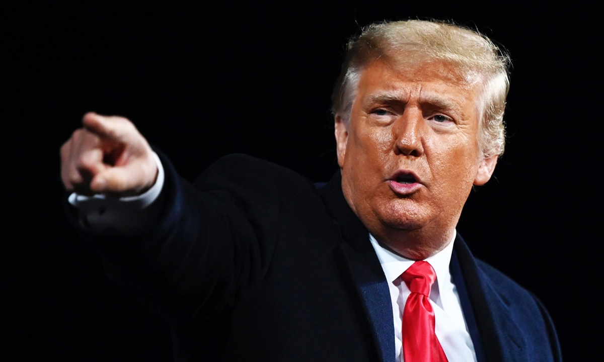 Cựu Tổng thống Trump tại cuộc vận động cho đảng Cộng hòa ở bang Georgia hôm 5/12/2020. Ảnh: AFP