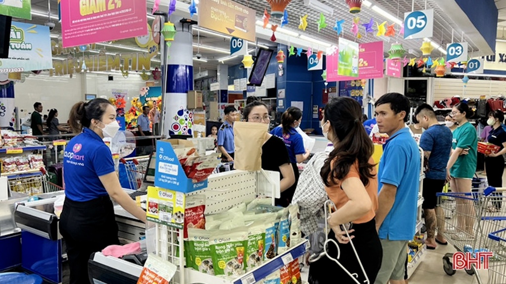 PODCAST: Sức mua, niềm tin dần ấm lên từ loạt chính sách giảm thuế, phí.
