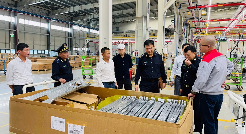 VIDEO: Hải quan khu vực VIII đồng hành, hỗ trợ doanh nghiệp thực chất, hiệu quả